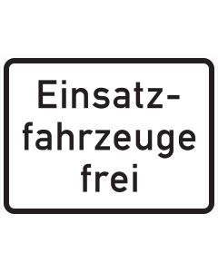 Weißes Zusatzzeichen 1026-33 mit dreizeiliger schwarzer Aufschrift „Einsatzfahrzeuge frei“
