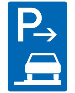 Blaues Verkehrszeichen 315-67 mit weißem P, rechtem Endpfeil und frontal dargestelltem Fahrzeug vollständig auf dem rechten Gehweg