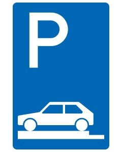 Verkehrszeichen 315-80 mit vollständig auf dem linken Gehweg quer abgestelltem Pkw