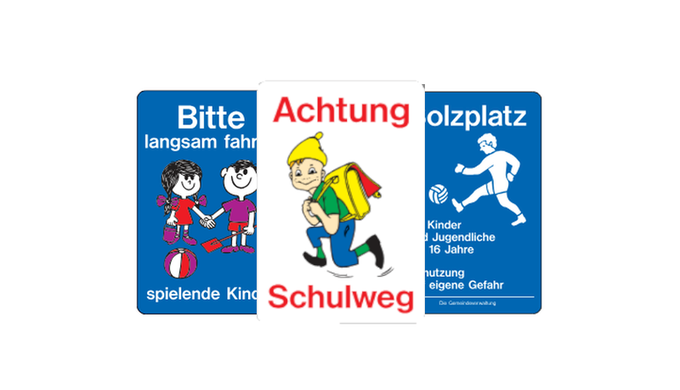 Drei Verkehrsschilder: links Hinweis auf spielende Kinder, mittig Warnschild Schulweg mit Kind, rechts Schild f&uuml;r Spielplatz mit Altersangabe bis 16 Jahre.